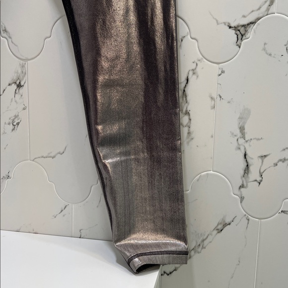 ATHLETA NWT ELATION SHINE TIGHT LEGGING - Picture 5 of 10